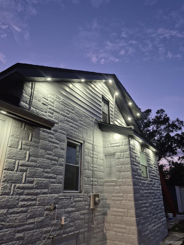 134 W Auburn Rd, Rochester, MI 48307 - view of property exterior with stone siding