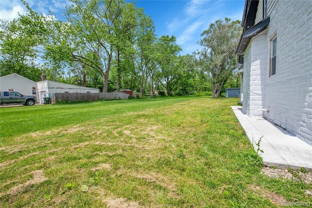 134 W Auburn Rd, Rochester, MI 48307 - view of yard