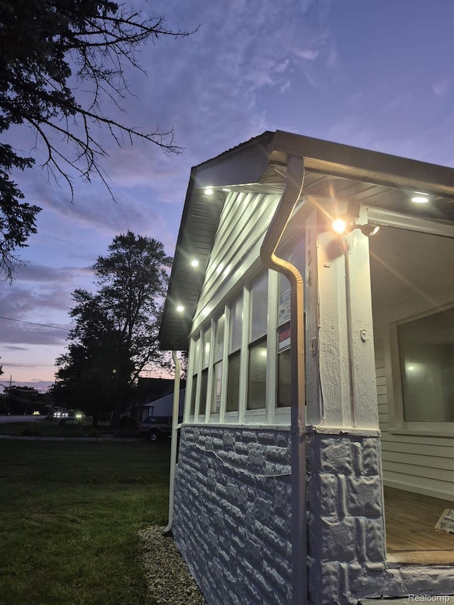 134 W Auburn Rd, Rochester, MI 48307 - view of home's exterior featuring stone siding