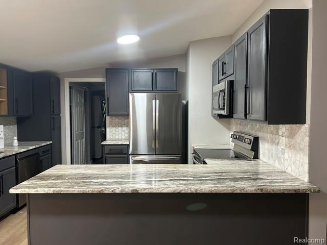 27665 Hiller St, Harrison Township, MI 48045 - photo 7