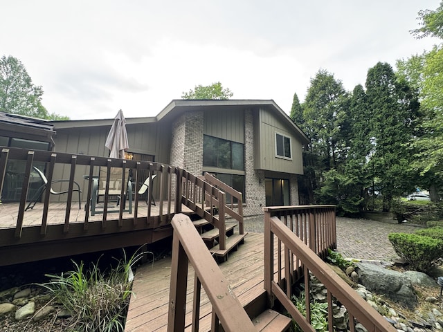 28902 Creek Bend Dr, Farmington Hills, MI 48331 - wooden deck with stairway