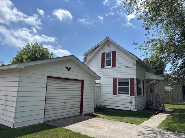 202 Evans St, East Tawas, MI 48730 - photo 34