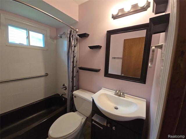 22024 Lester St, Clinton Township, MI 48035 - full bathroom featuring shower / bath combination with curtain and vanity