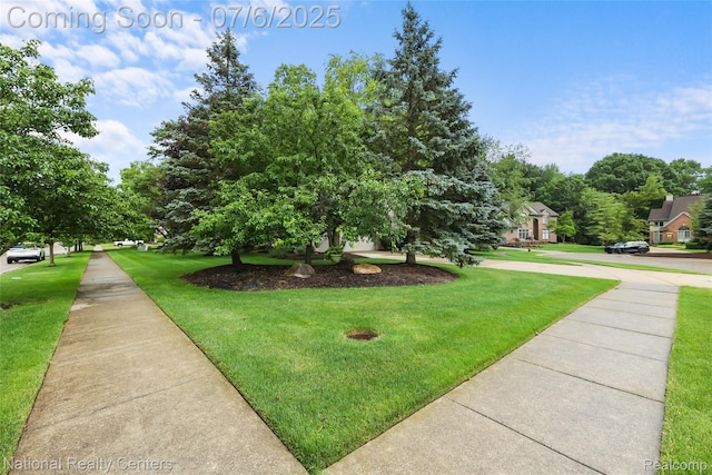 7319 Autumn Hill Dr, West Bloomfield, MI 48323 - exterior space with a front yard