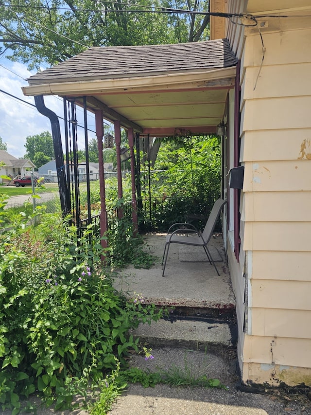 1318 Knapp Rd, Flint, MI 48503 - photo 3
