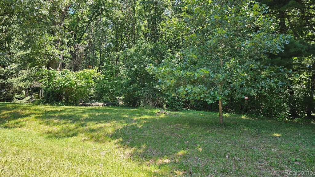 000 Lombardy Ct, Pinckney, MI 48169