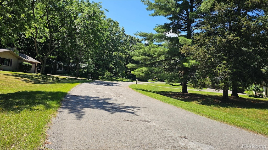 000 Lombardy Ct, Pinckney, MI 48169