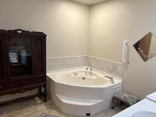 260 Treml, Michigan, MI 49411 - bathroom featuring a bath