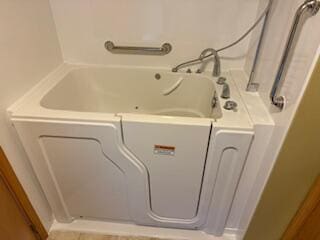 2098 Fisher Ct, Howell, MI 48855 - view of laundry room