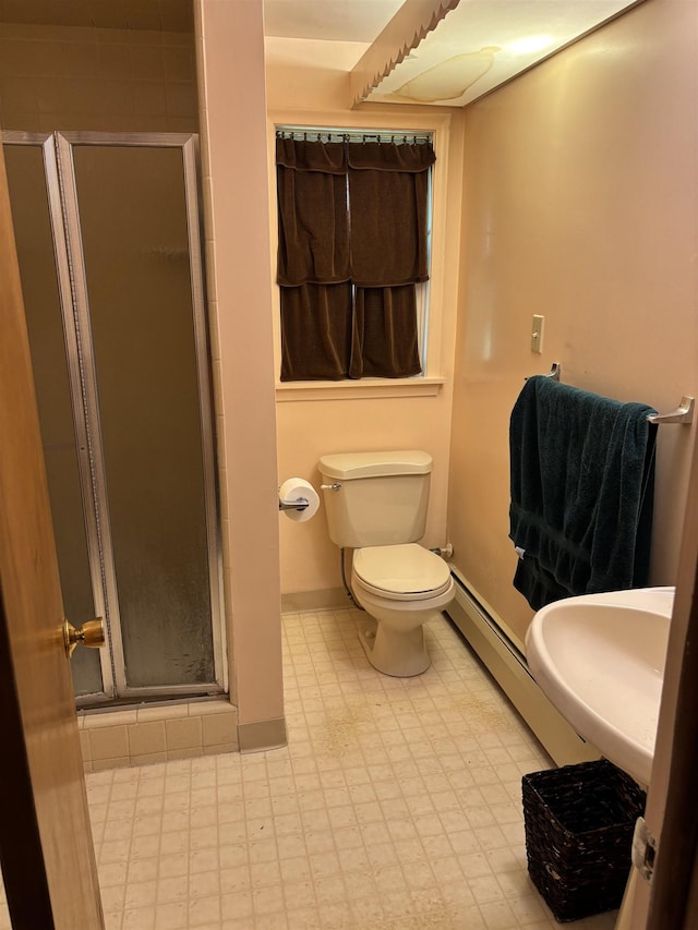 4442 Congdon Dr, Williamston, MI 48895 - bathroom featuring a shower stall and baseboards