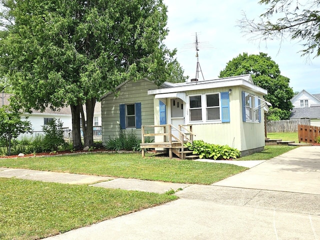109 W Woodrow St, Fremont, MI 49412 - view of bungalow-style home