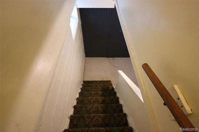 3685 W Outer Dr, Detroit, MI 48221 - view of stairs
