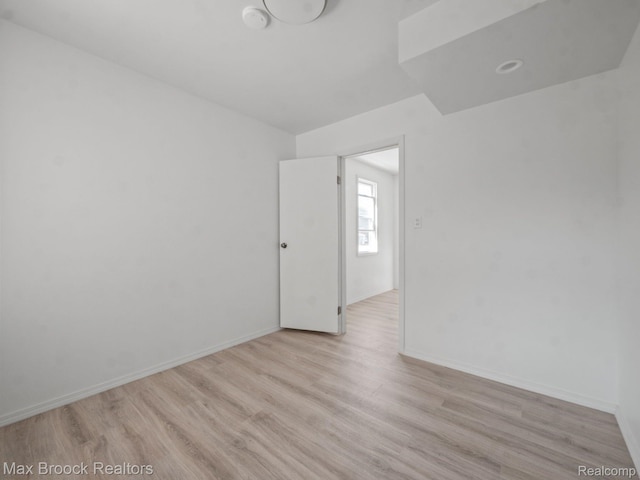2028 Isabell Dr, Troy, MI 48083 - photo 10