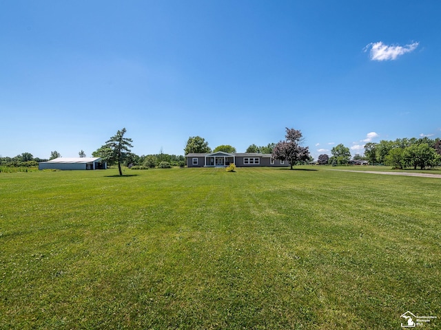 8955 Grafton Rd, Newport, MI 48166 - view of grassy yard