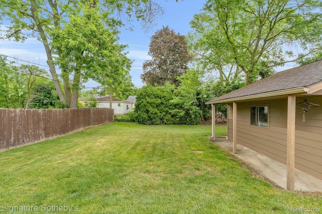1717 Penistone St, Birmingham, MI 48009 - view of yard