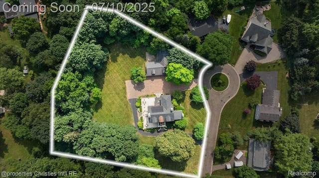 777 Kensington Ln, Bloomfield Hills, MI 48304 - aerial view of property and surrounding area with property parcel outlined