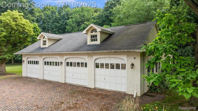 777 Kensington Ln, Bloomfield Hills, MI 48304 - view of detached garage