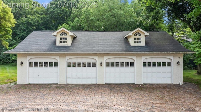 777 Kensington Ln, Bloomfield Hills, MI 48304 - view of detached garage