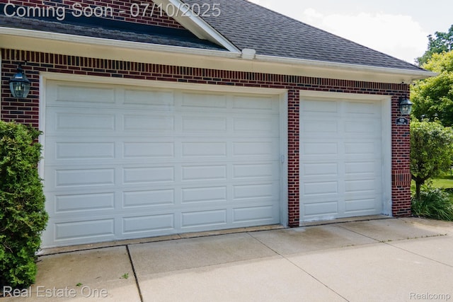 6120 Evanswood Rd, Troy, MI 48085 - view of garage