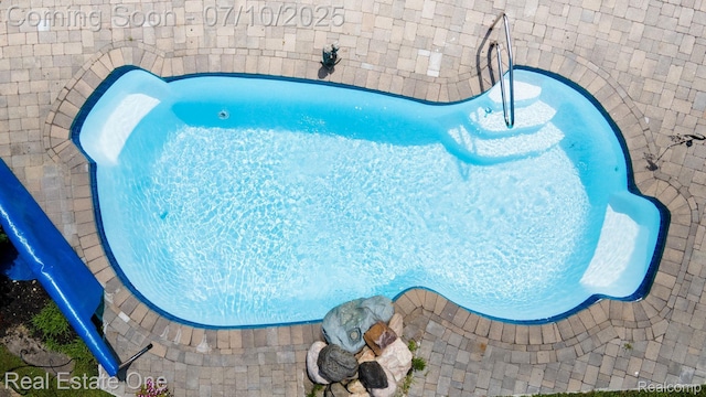 6120 Evanswood Rd, Troy, MI 48085 - view of outdoor pool