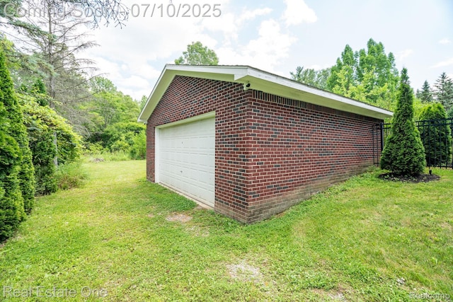 6120 Evanswood Rd, Troy, MI 48085 - view of detached garage