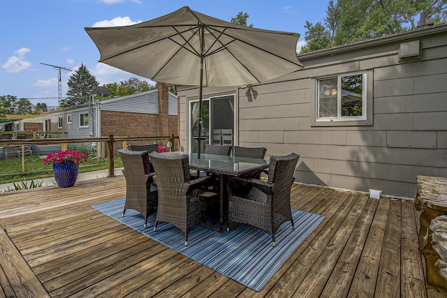 646 Dellwood Dr, Ann Arbor, MI 48103 - wooden deck with outdoor dining area