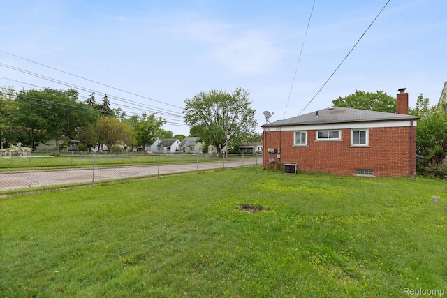 24371 Grove Ave, Eastpointe, MI 48021 - view of yard