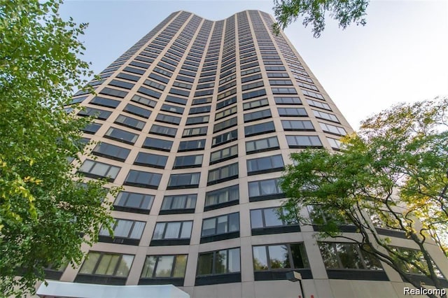 5000 Town Ctr Unit 1503, Southfield, MI 48075 - photo 1