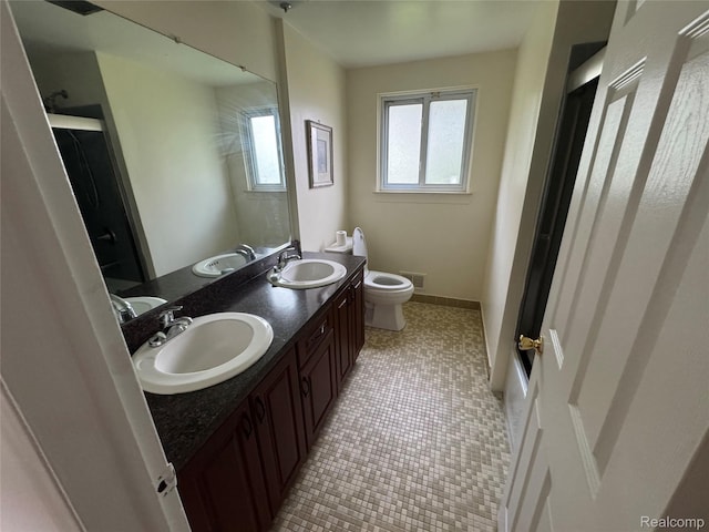 28240 Lahser Rd, Southfield, MI 48034 - full bath with toilet and double vanity