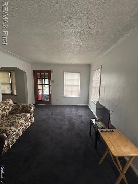 11084 Findlay St, Detroit, MI 48205 - photo 4
