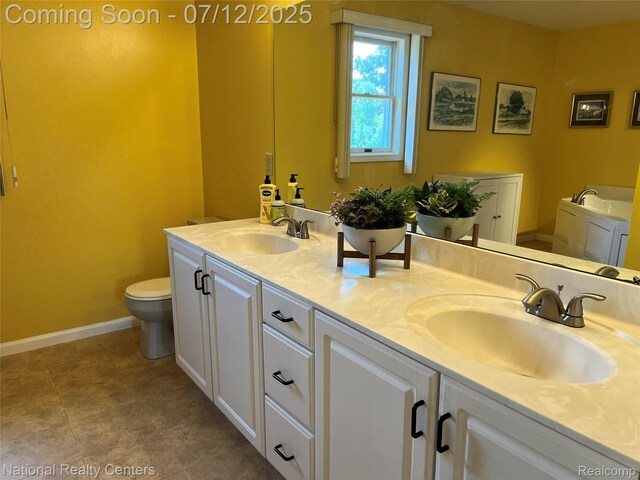 38443 Meghan Ln, Westland, MI 48185 - full bathroom featuring double vanity and toilet