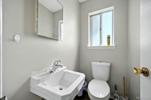 803 S Dayton St, Davison, MI 48423 - half bath with a sink and toilet