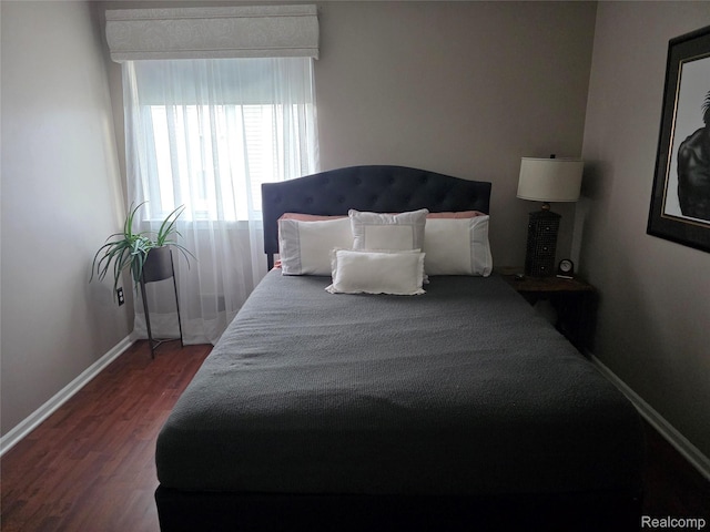 25050 Constitution Ave, Warren, MI 48089 - bedroom with wood finished floors and baseboards
