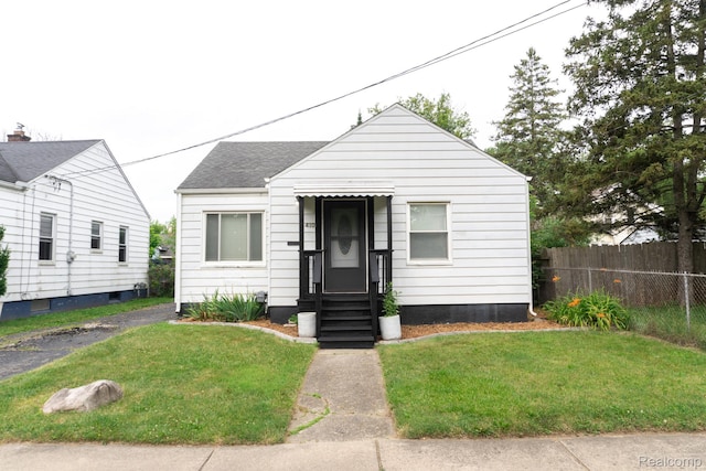 4410 Brunswick Ave, Flint, MI 48507 - bungalow-style house with entry steps