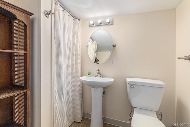 2145 Helmsford Dr, Wolverine Lake, MI 48390 - bathroom with toilet and curtained shower