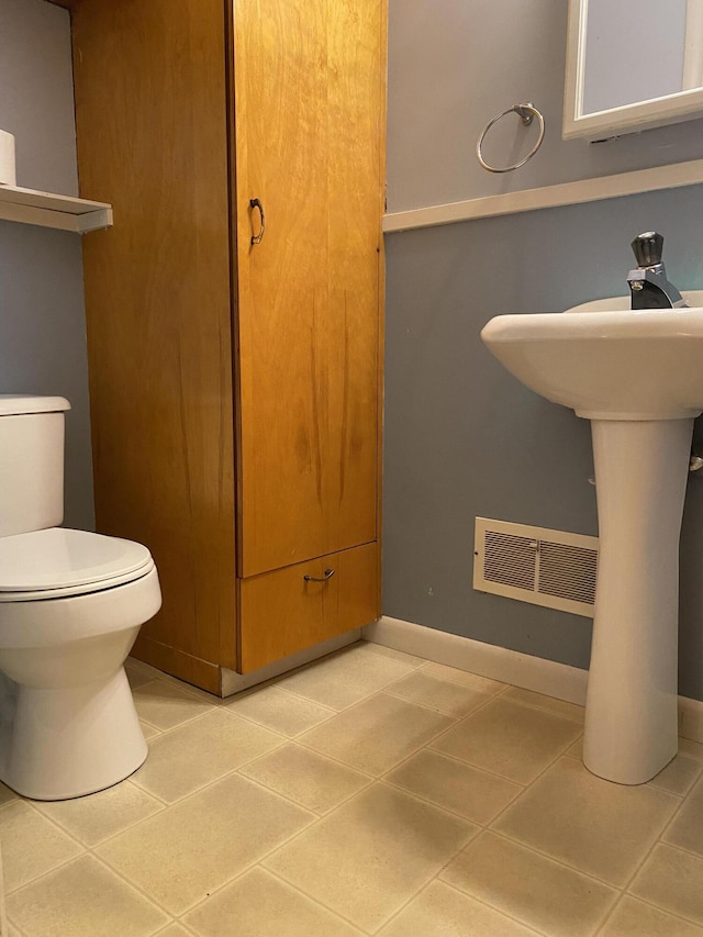 6832 Oakland Dr, Portage, MI 49024 - half bathroom featuring tile patterned flooring