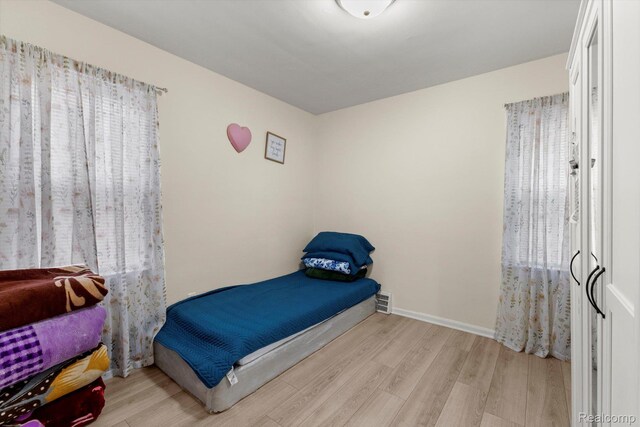 18291 Henry St, Melvindale, MI 48122 - bedroom featuring light wood-type flooring