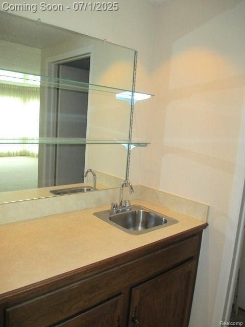 2667 Williamsburg Cir, Auburn Hills, MI 48326 - bar area featuring a sink