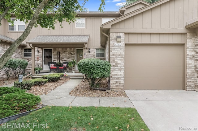 41545 Clinton Grove Dr, Clinton Township, MI 48038 - photo 1