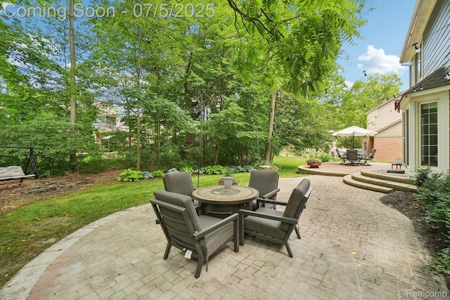 678 Twin Oaks Ct, Rochester Hills, MI 48307 - view of patio / terrace featuring outdoor dining space