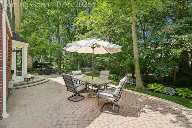 678 Twin Oaks Ct, Rochester Hills, MI 48307 - view of patio / terrace featuring outdoor dining area