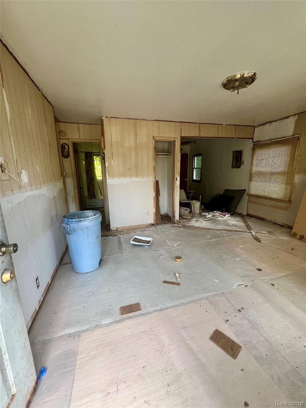1218 E Piper Ave, Flint, MI 48505 - interior space with light brown cabinets
