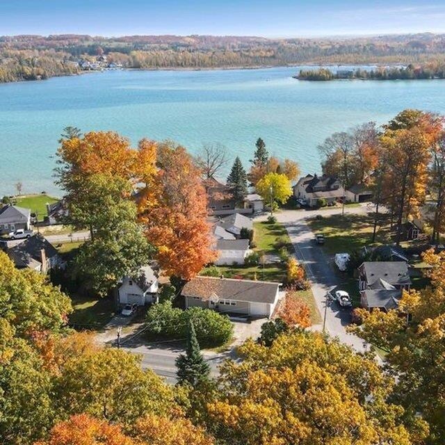 7457 Cairn Hwy, Elk Rapids, MI 49629