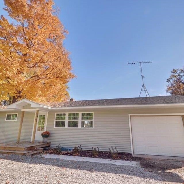 7457 Cairn Hwy, Elk Rapids, MI 49629
