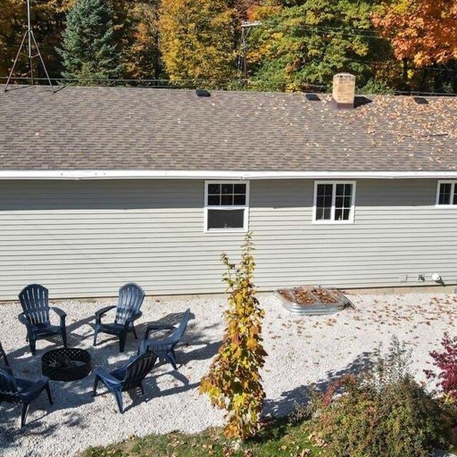 7457 Cairn Hwy, Elk Rapids, MI 49629