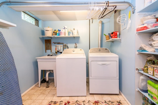 407 Flowerdale St, Ferndale, MI 48220 - washroom featuring washer and dryer and baseboards