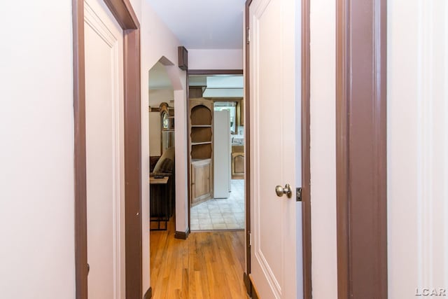 407 Flowerdale St, Ferndale, MI 48220 - hall featuring light wood-type flooring
