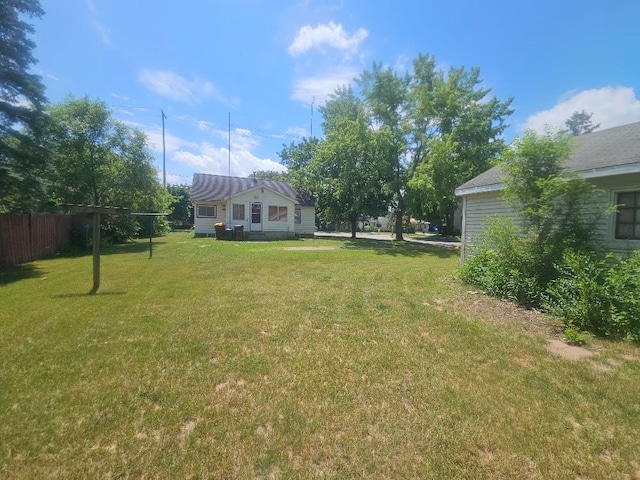 1308 W Broadway, Mount Pleasant, MI 48858 - view of yard