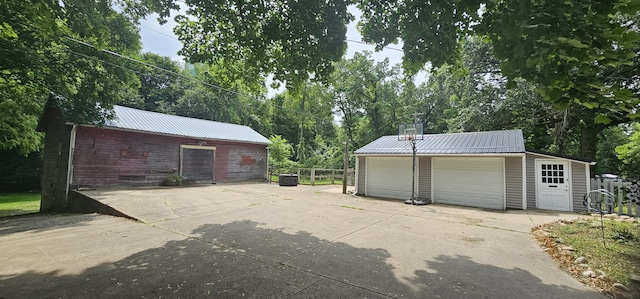 585 Robinson Rd, Jackson, MI 49203 - photo 5