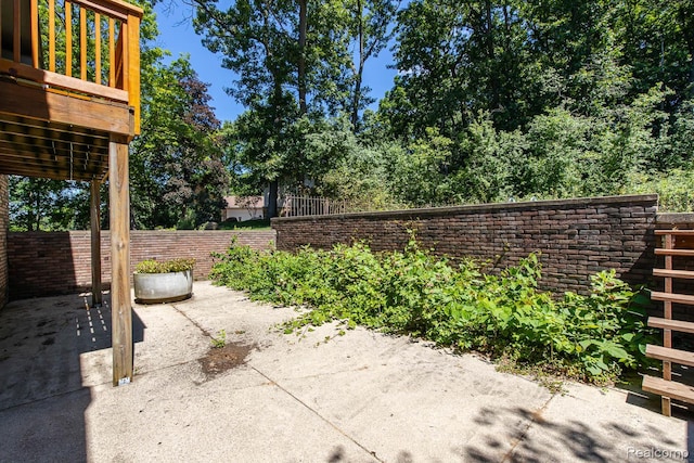 6674 Balmoral Ter, Clarkston, MI 48346 - view of patio / terrace